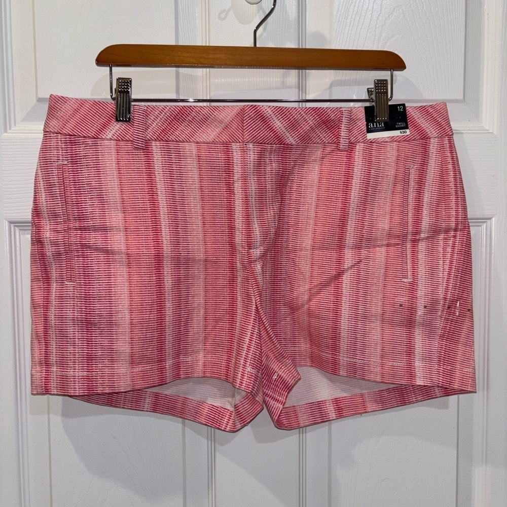 Women's SZ 12 Summer Shorts 2 Pairs - Picture 5 of 7